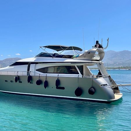 Motoryacht 21 Avec Equipage Hotel Барселона Екстериор снимка