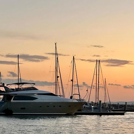 Motoryacht 21 Avec Equipage Hotel Барселона Екстериор снимка