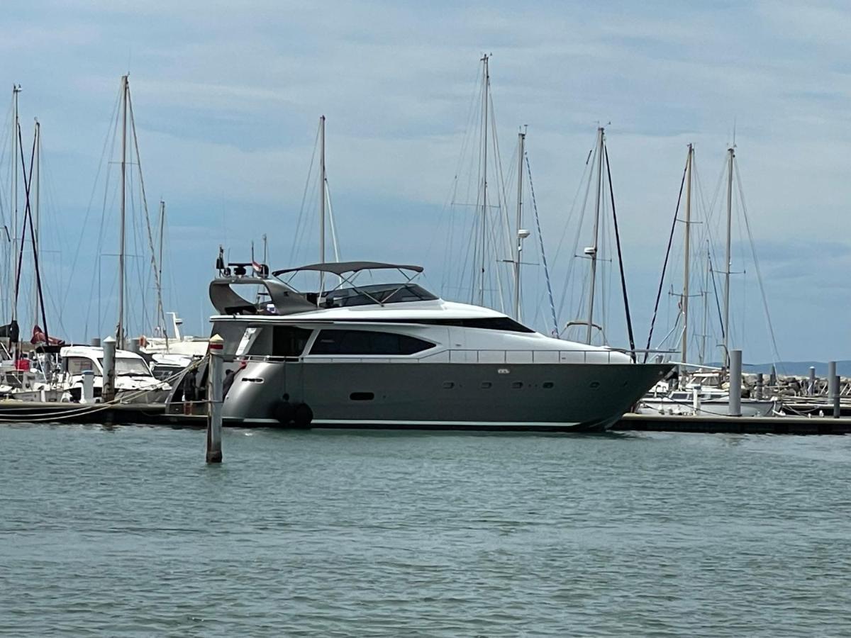 Motoryacht 21 Avec Equipage Hotel Барселона Екстериор снимка