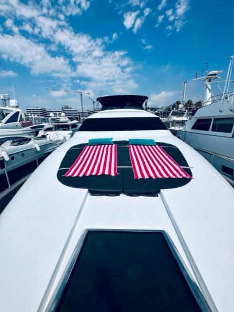 Motoryacht 21 Avec Equipage Hotel Барселона Екстериор снимка