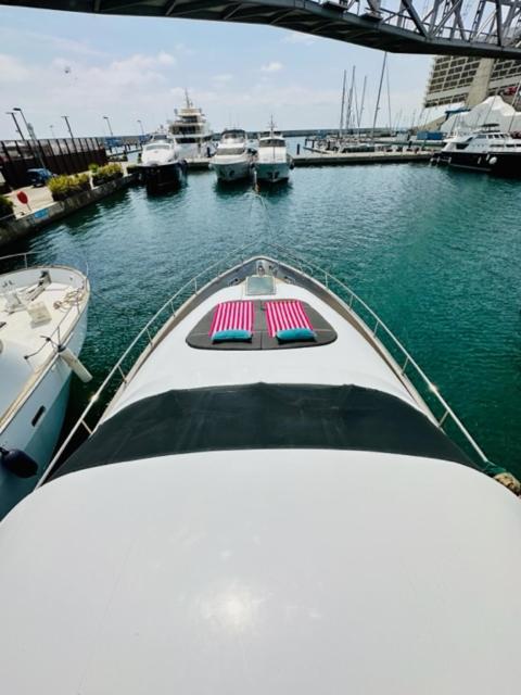 Motoryacht 21 Avec Equipage Hotel Барселона Екстериор снимка