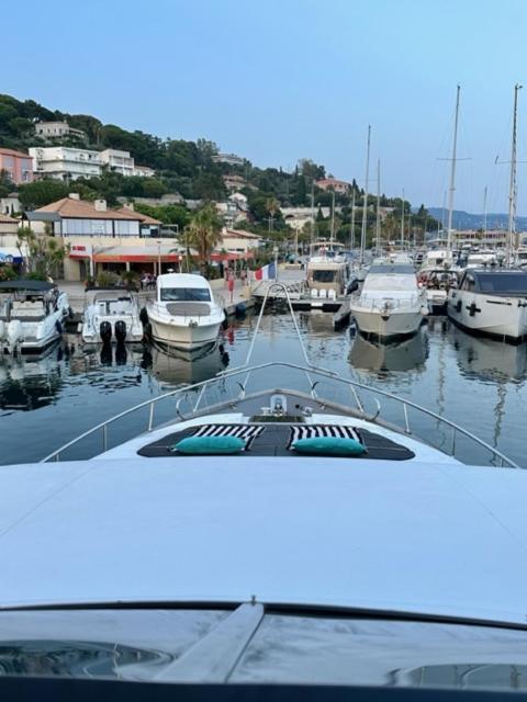 Motoryacht 21 Avec Equipage Hotel Барселона Екстериор снимка